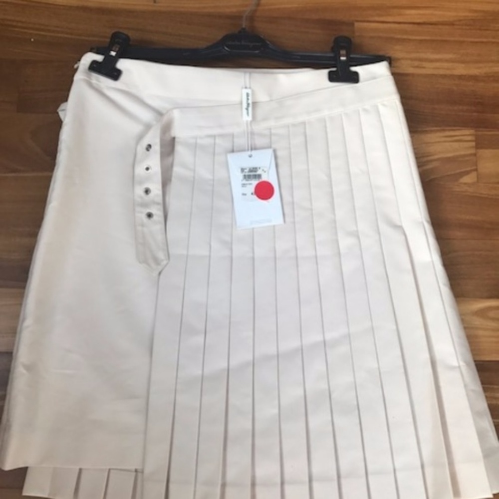 SALVATORE FERRAGAMO PLEATED A-LINE SKIRT mu628 - Picture 2 of 7